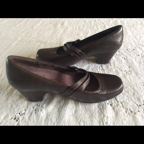 Clark’s Mary Jane Pumps - Picture 4 of 7